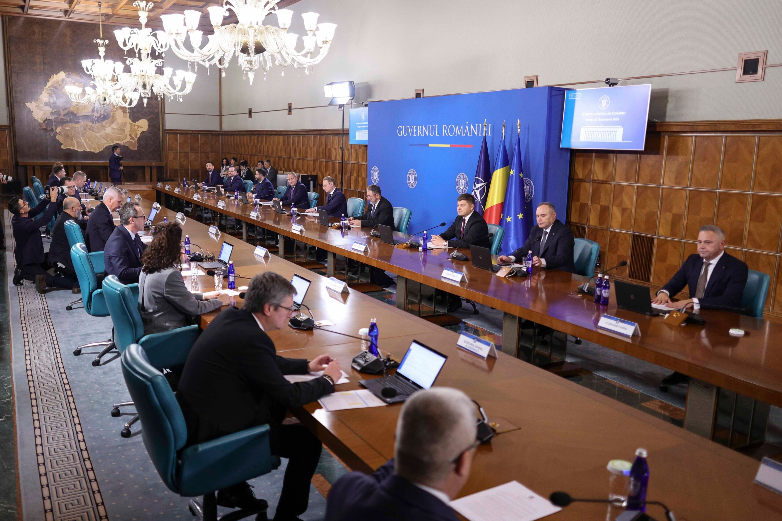 Actele normative adoptate în prima ședință de guvern condusă de Luca Niculescu. Ce atribuții primește viceprim-ministrul Marian Neacșu