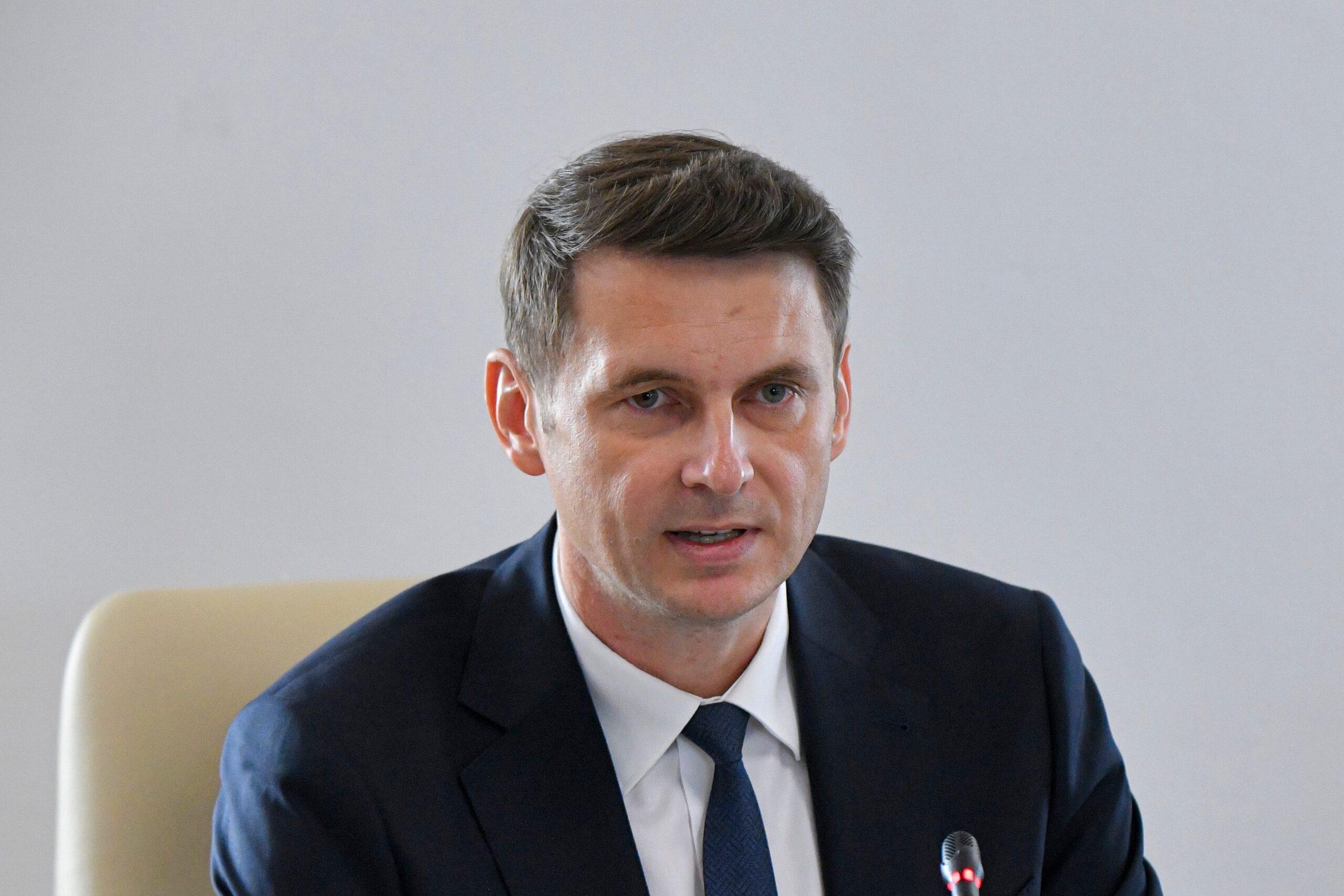 PNL trece în opoziție, dar păstrează șefia Senatului. De ce nu va fi înlocuit Mircea Abrudean