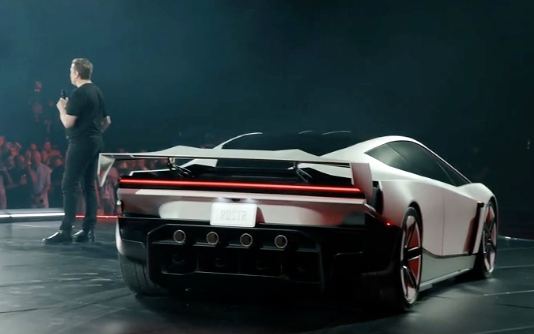 Elon Musk a prezentat noul Tesla Roadster