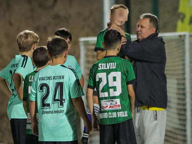 antrenorul Mihai Lungu și-a aflat pedeapsa, după ce a strâns de gât un copil la meci