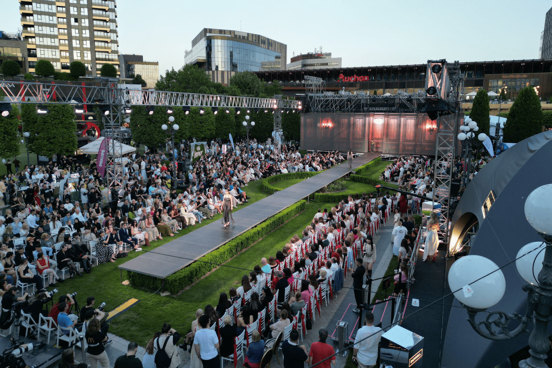 Romanian Creative Week începe azi. Moda și arta ocupă Capitala