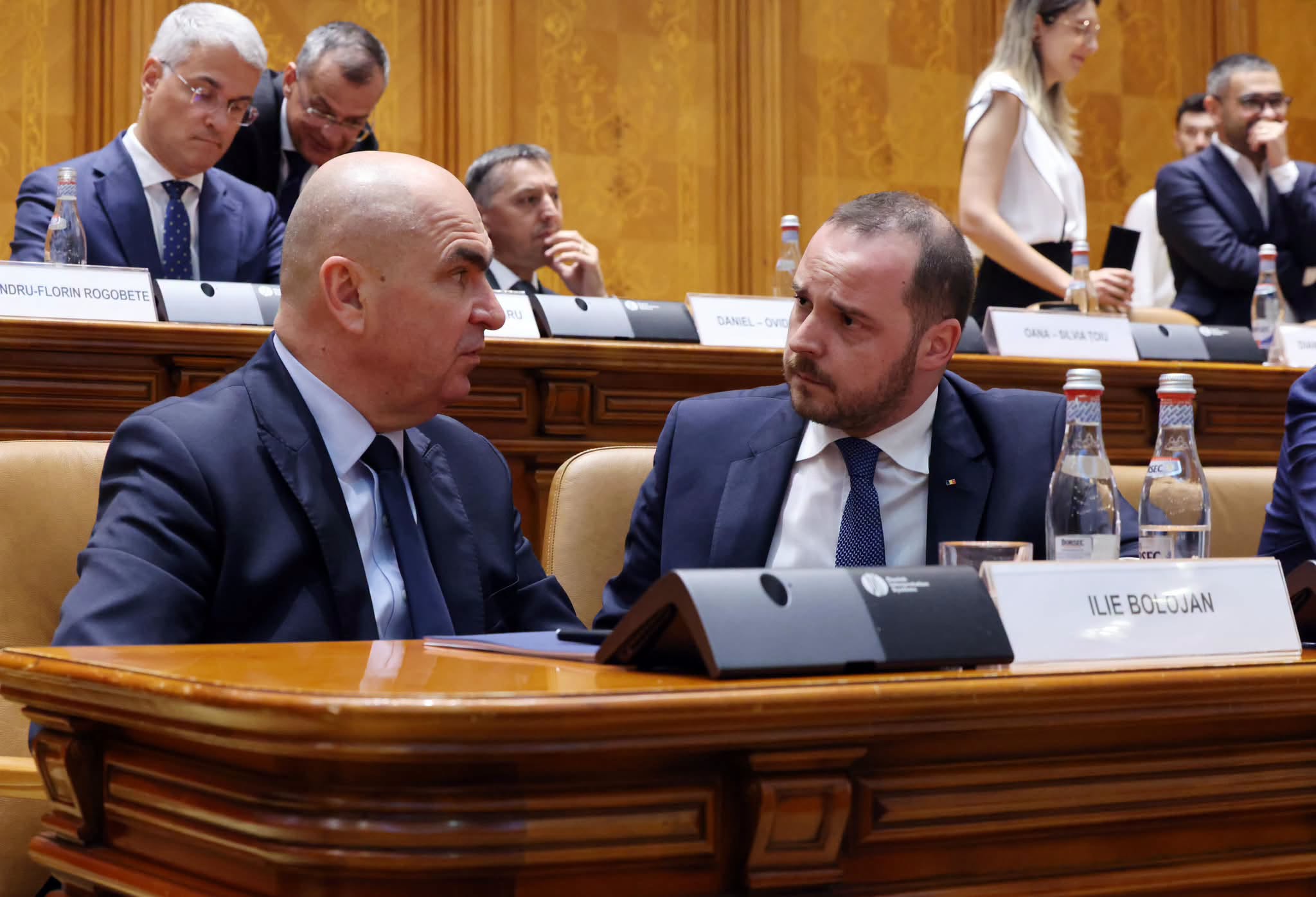„Ați tăiat banii cu ipocrizie. Nu aveți nicio limită în a manipula oamenii”. Replică dură dată de ministrul Sănătății