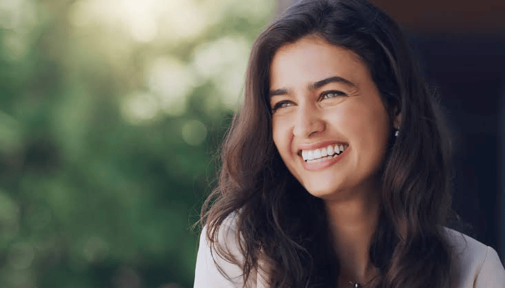 Zâmbetul poate influența felul în care percepi emoțiile altora