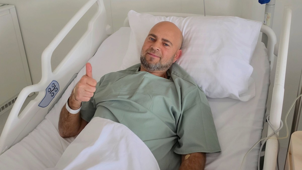 Cosmin Seleși a fost operat. Primele imagini cu actorul pe patul de spital. „Am preferat să-l păstrez în viața personală”