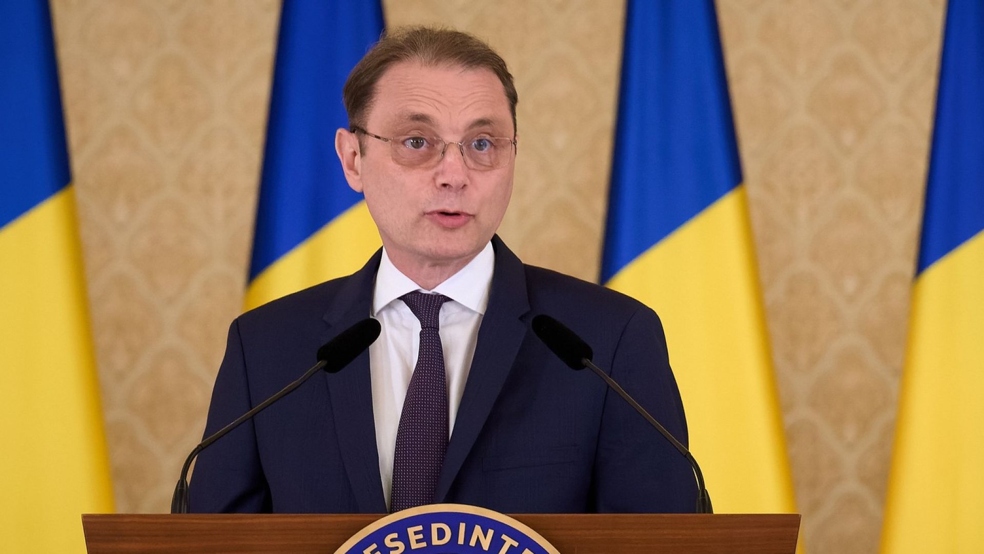 Luca Niculescu va depune jurământul în această seară