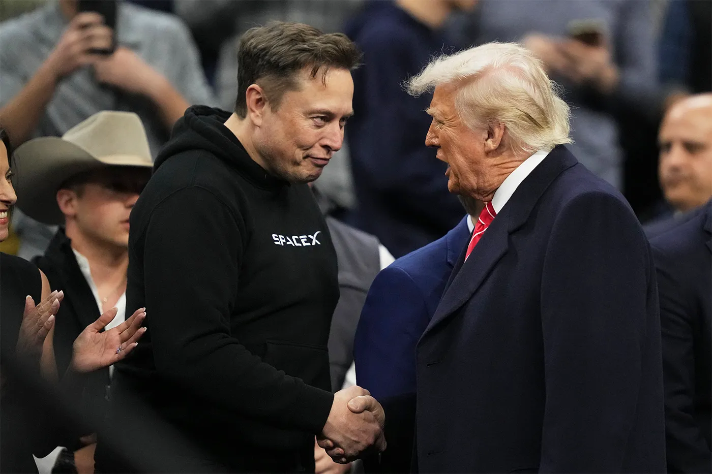 Musk finanțează masiv Partidul Republican înainte de alegeri