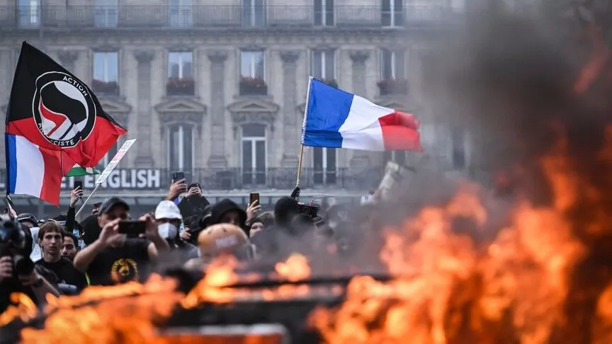Violențe extreme în Franța și în alte țări din Europa