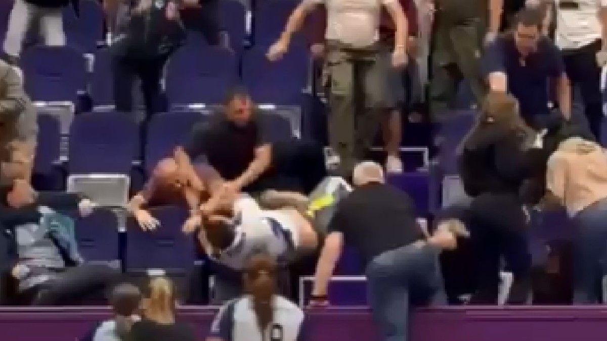 Părinții s-au luat la bătaie în tribună la un meci de handbal, la Timișoara